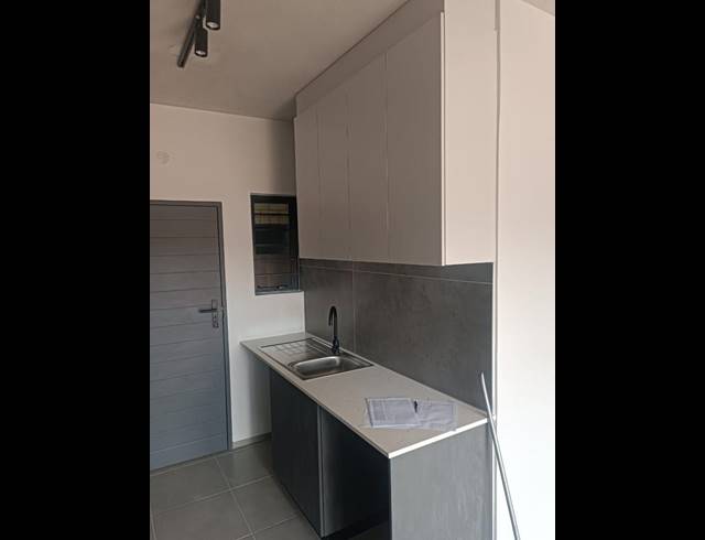 2 BEDROOM PROPERTY TO RENT IN WATERKLOOF RIDGE